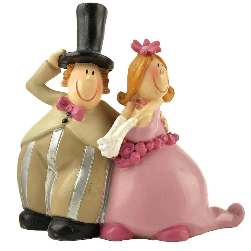 Amazon Hot Selling Cute Wedding Couple Resin Wholesale Love Figurine Wedding