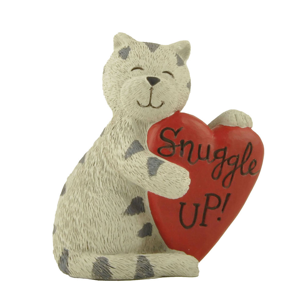 New Arrivals Christmas Desgin Snuggle Up Cat With Red Heart Figurines for Cat Lover Home Decoration228-13522